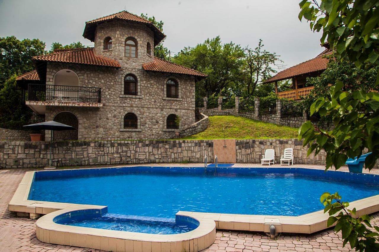 Exclusive House Legacy Villa สเมเดเรโว ภายนอก รูปภาพ