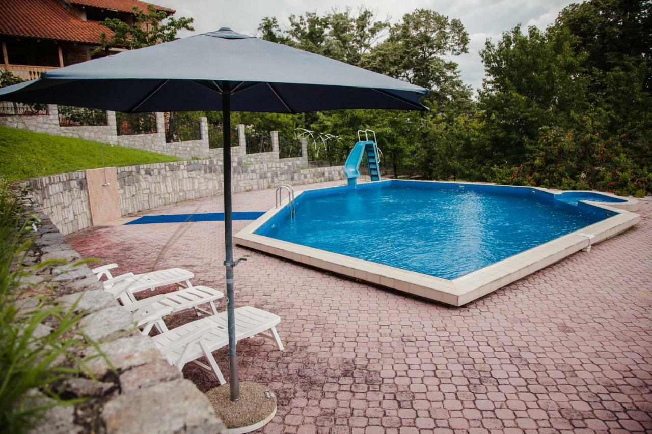Exclusive House Legacy Villa สเมเดเรโว ภายนอก รูปภาพ